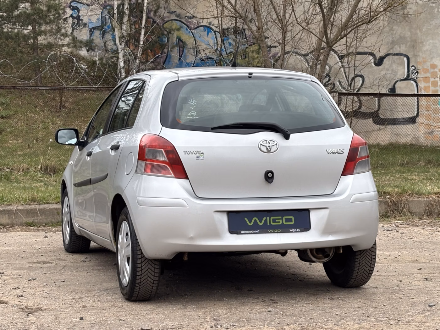 Toyota Yaris фото 5