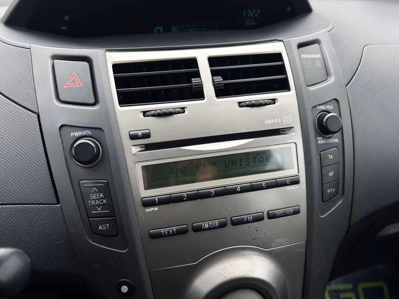 Toyota Yaris фото 16