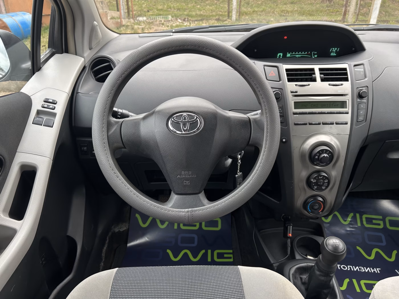Toyota Yaris фото 14