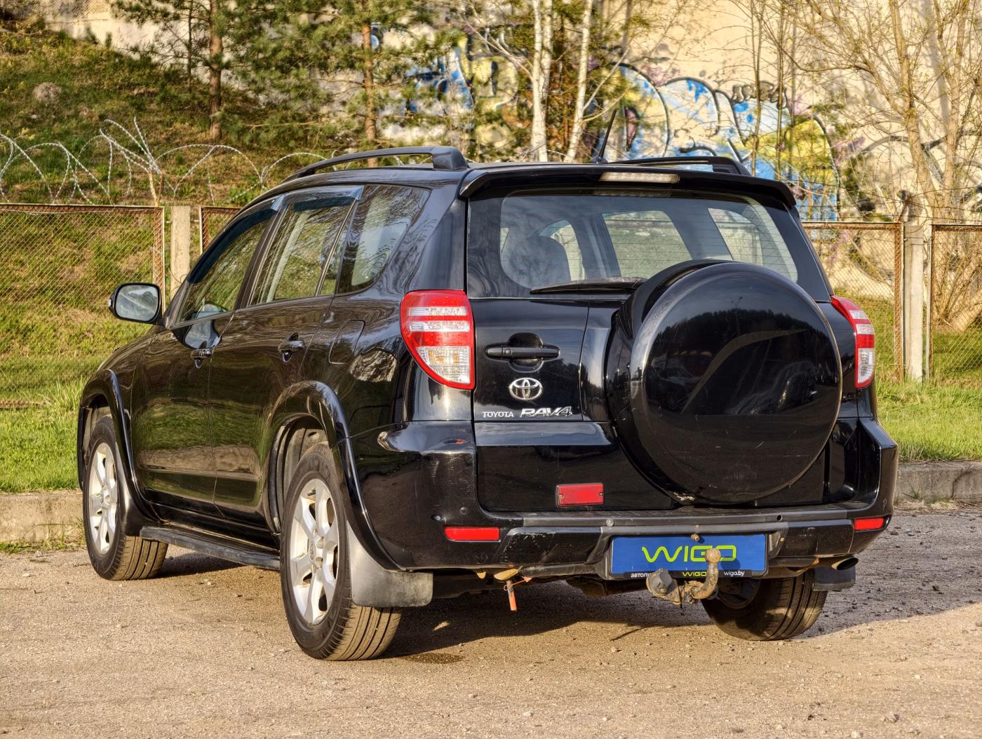 Toyota RAV4 фото 5
