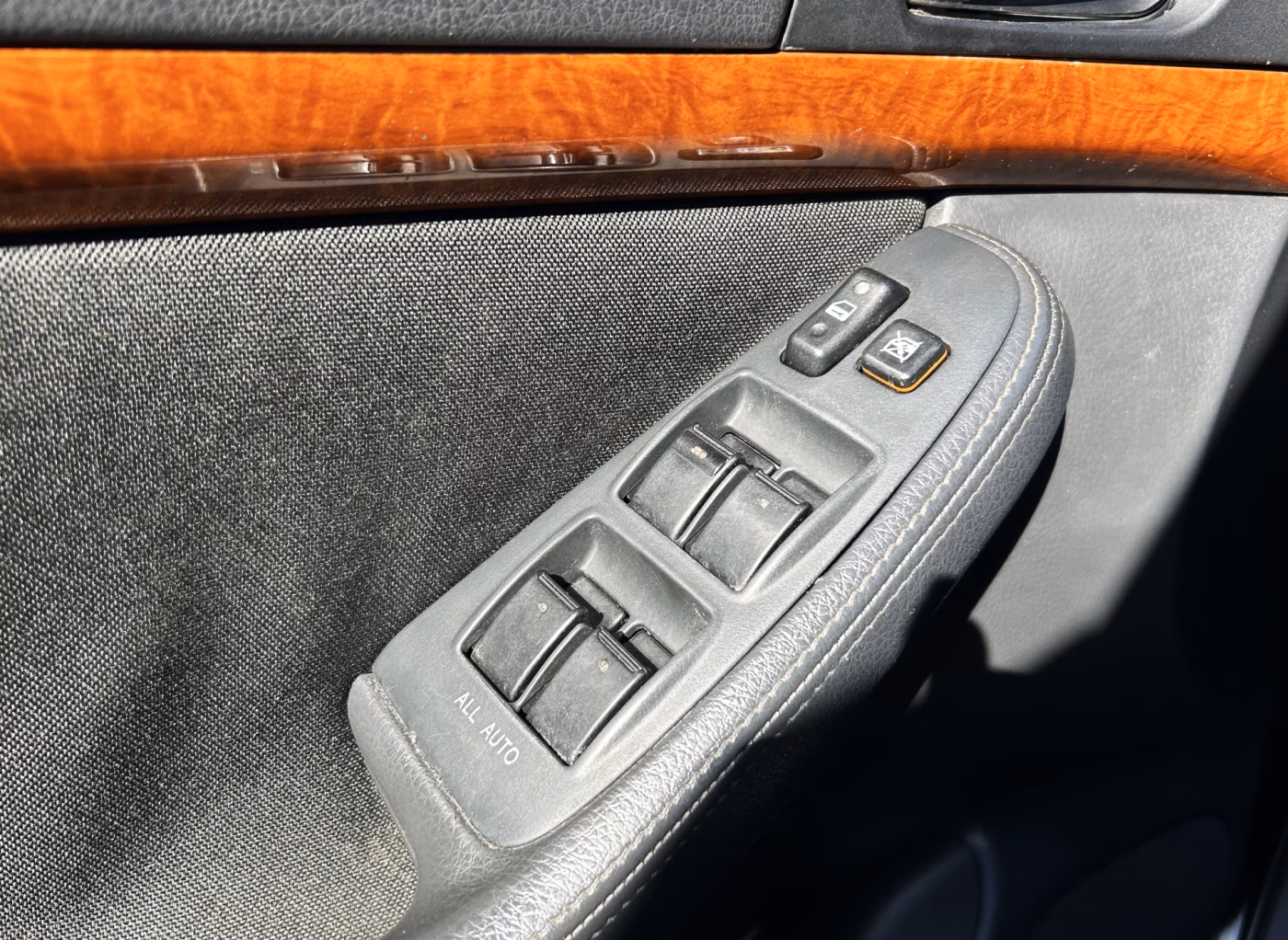 Toyota Avensis фото 20