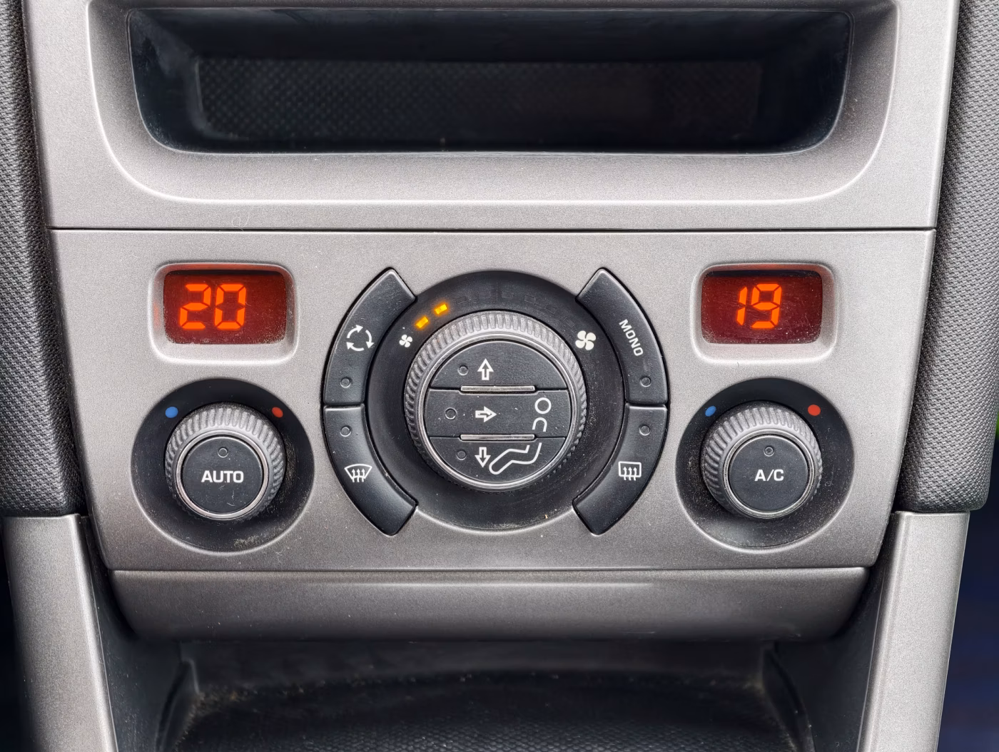 Peugeot 308 фото 18