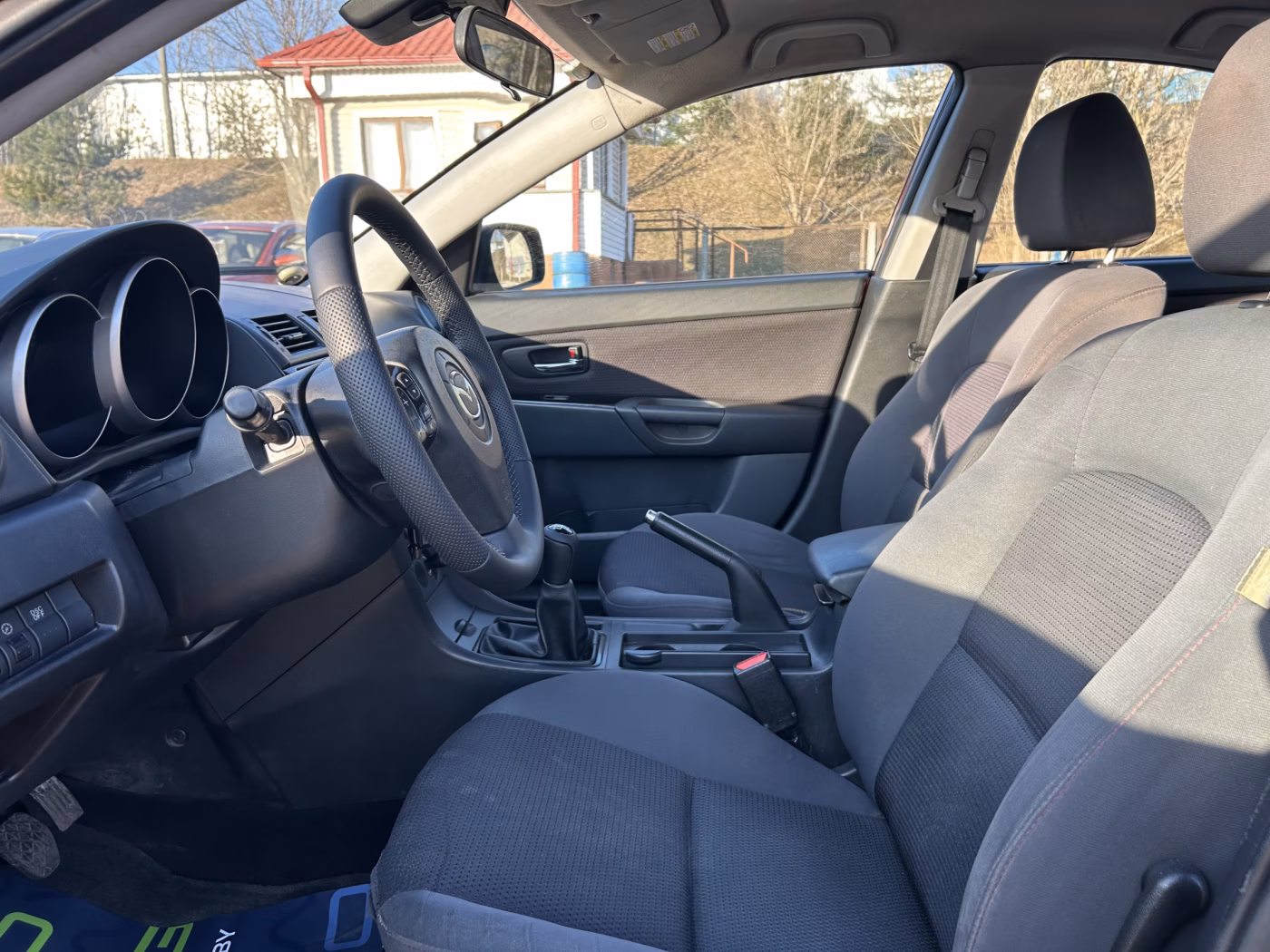 Mazda 3 фото 10