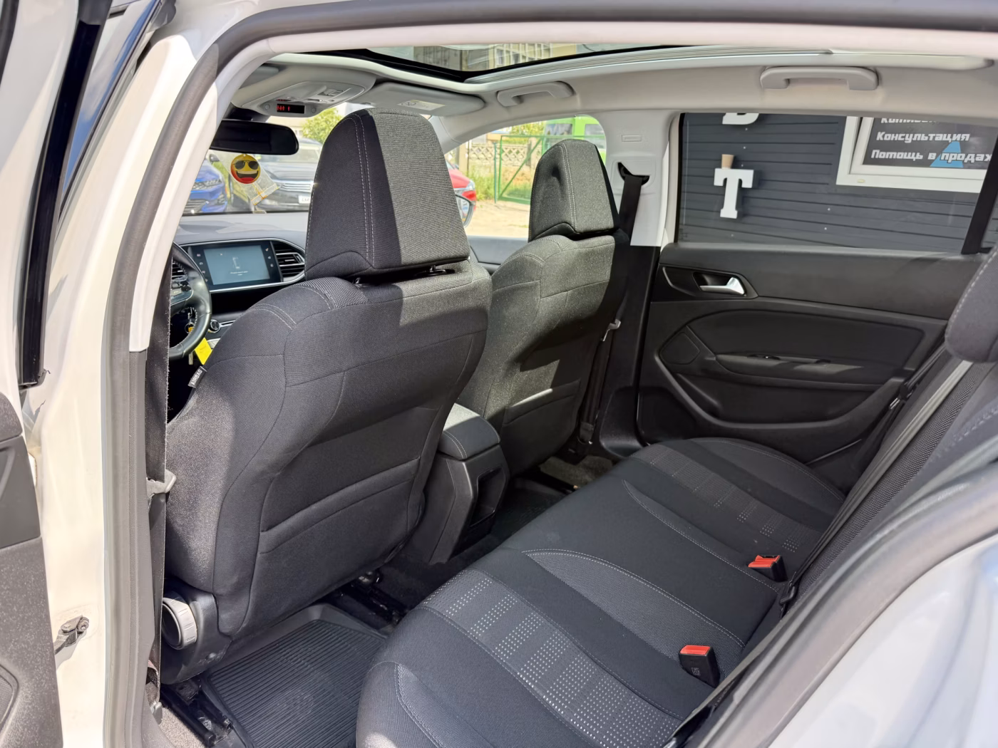Peugeot 308 фото 12