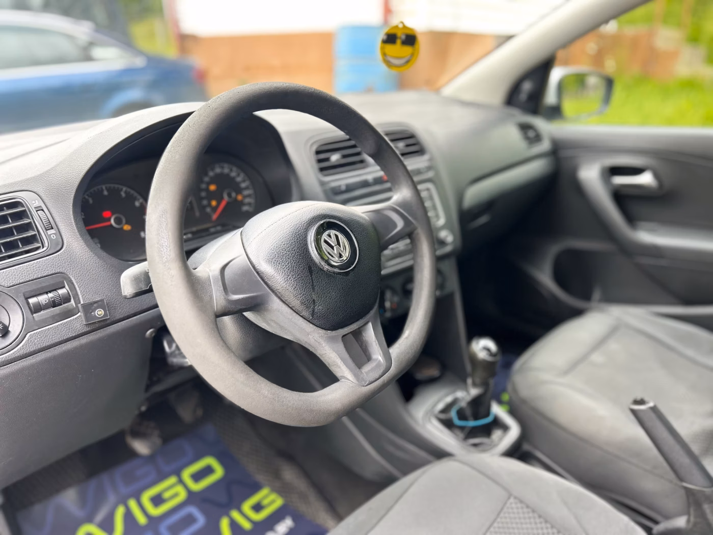 Volkswagen Polo Sedan фото 9