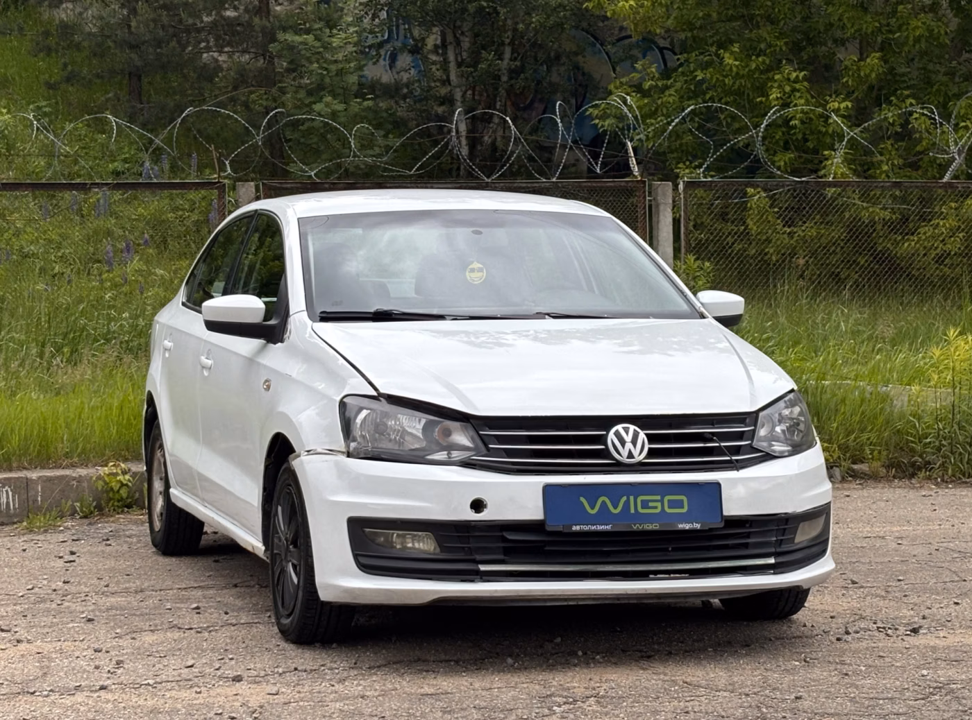 Volkswagen Polo Sedan фото 2