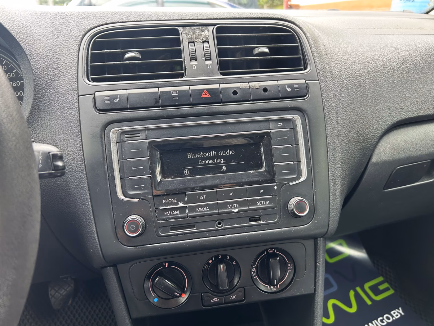 Volkswagen Polo Sedan фото 16