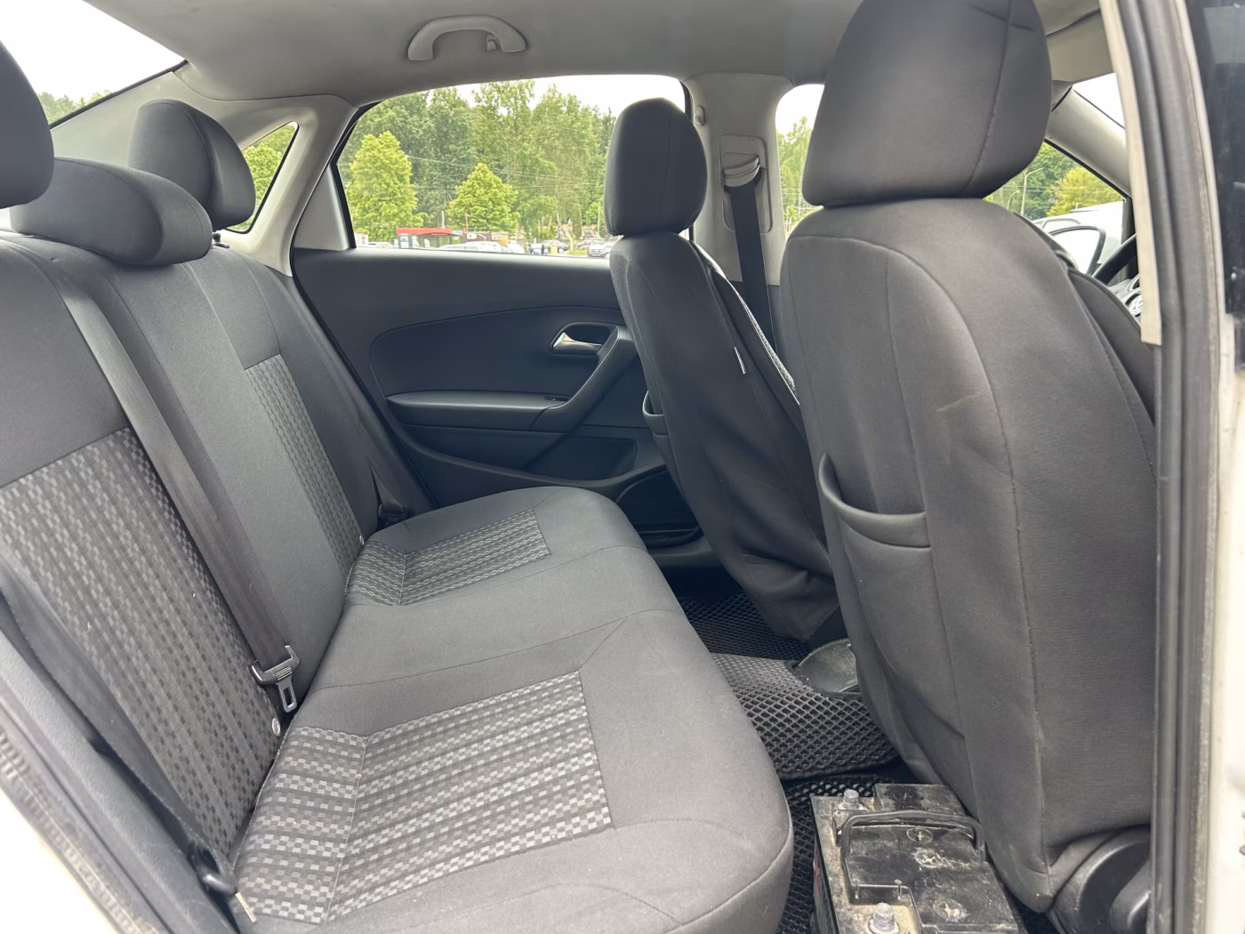 Volkswagen Polo Sedan фото 12