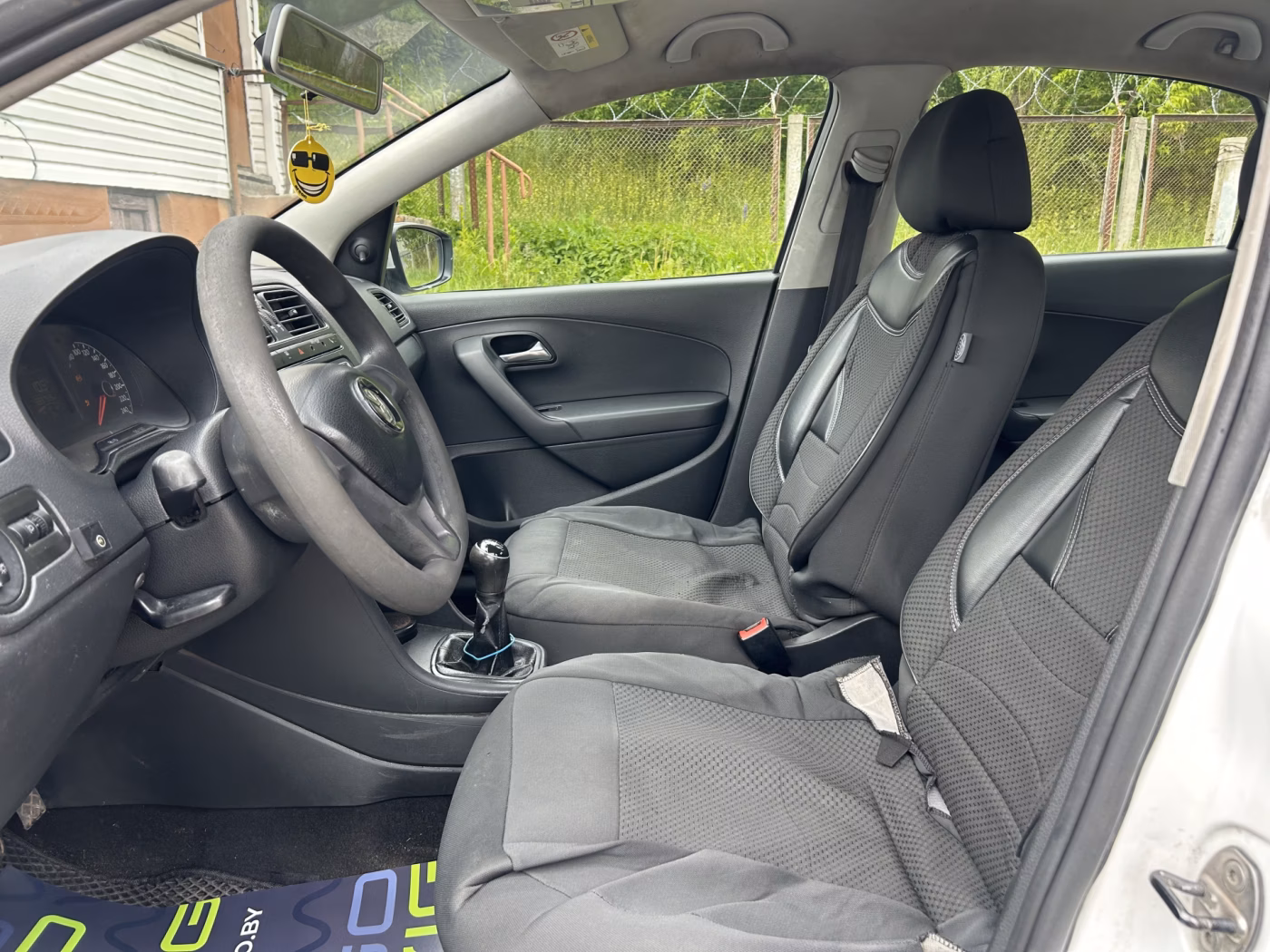 Volkswagen Polo Sedan фото 10