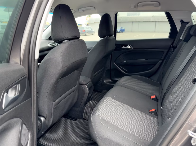 Peugeot 308 фото 6