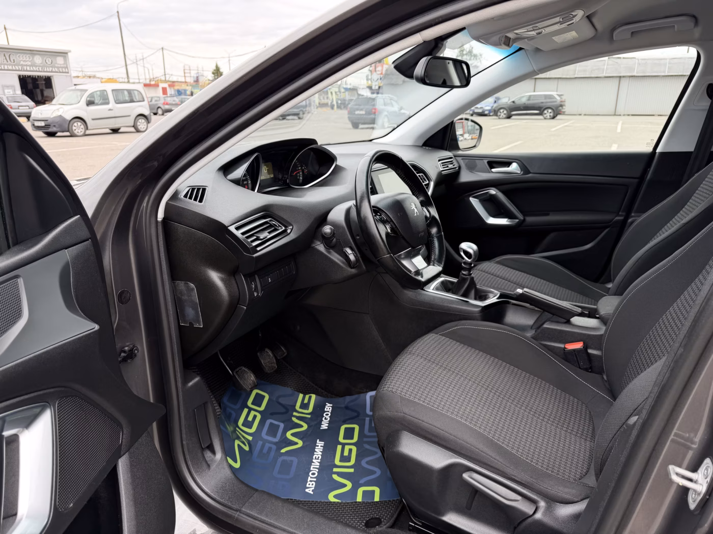 Peugeot 308 фото 5