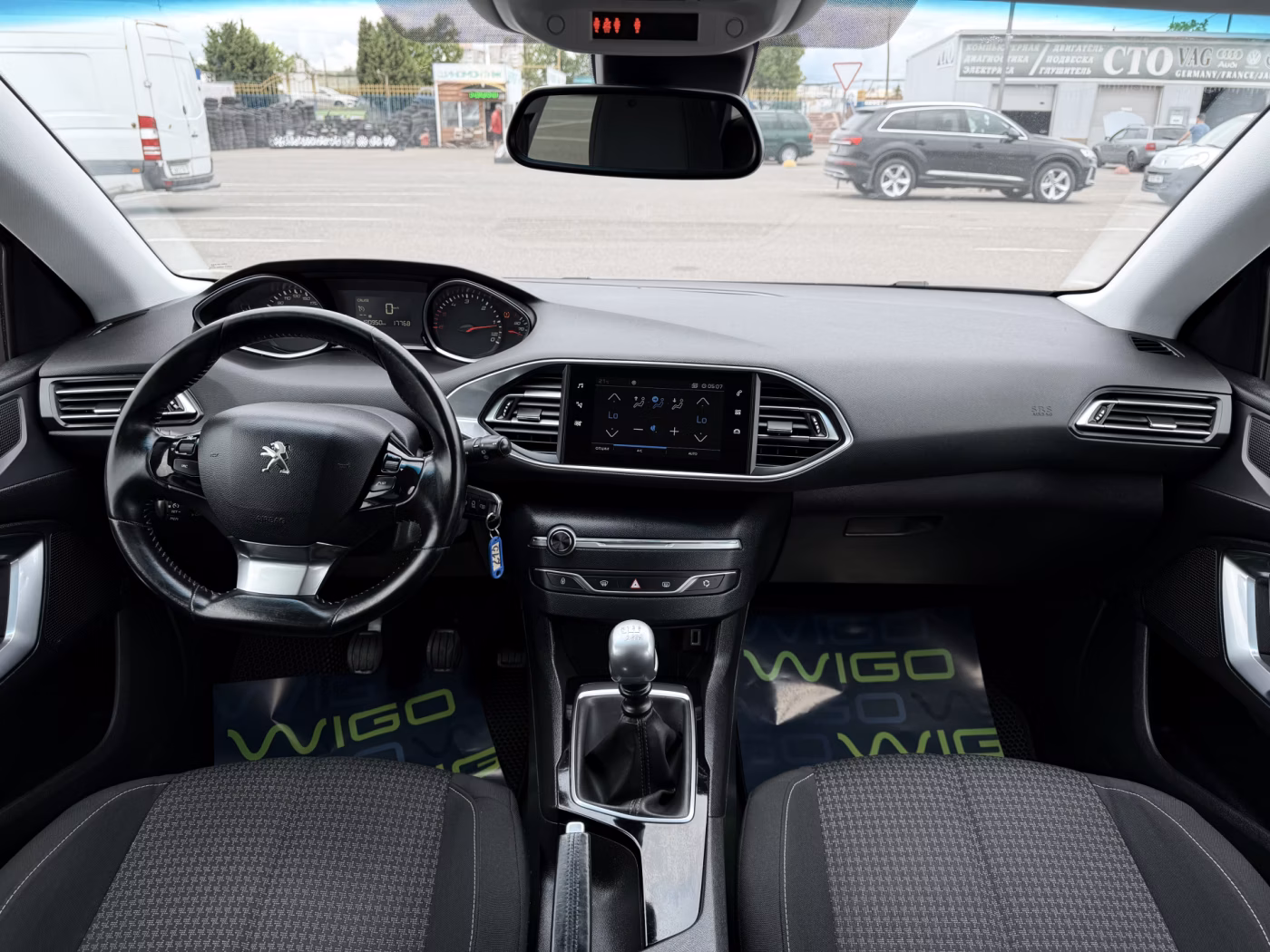 Peugeot 308 фото 9
