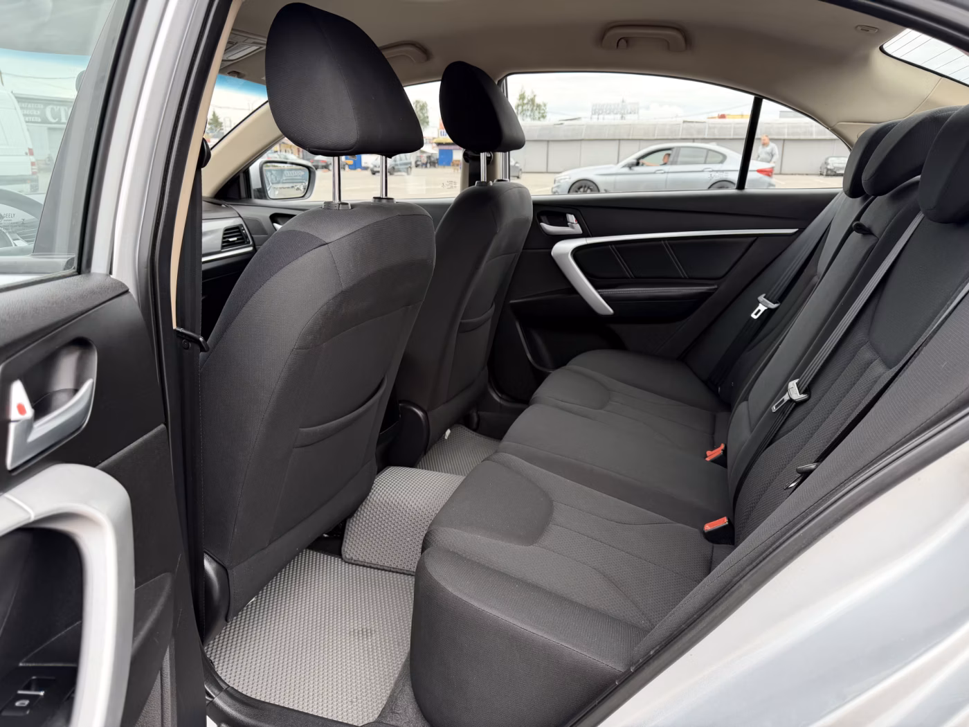 Geely Emgrand фото 6