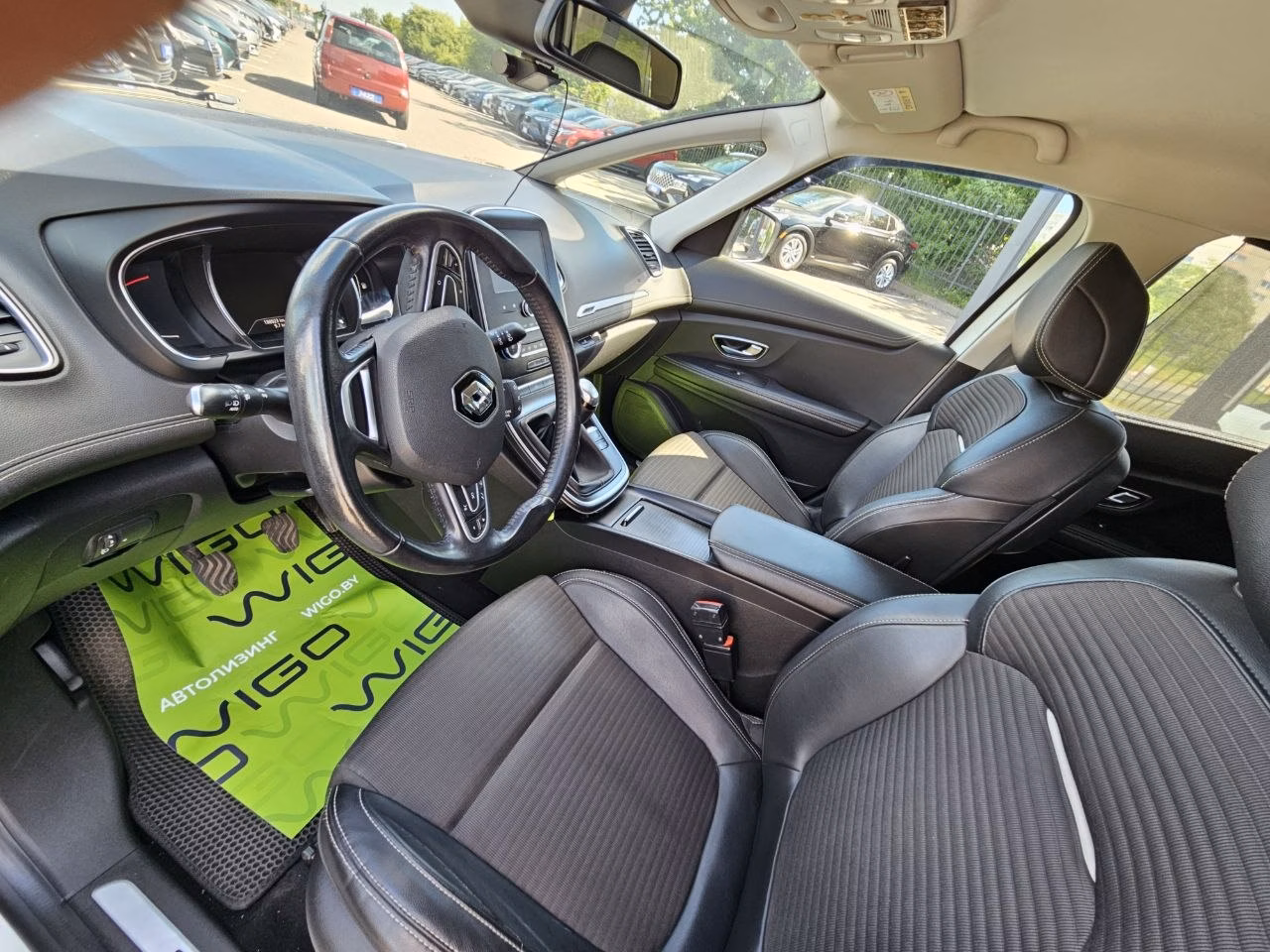 Renault Scenic фото 9