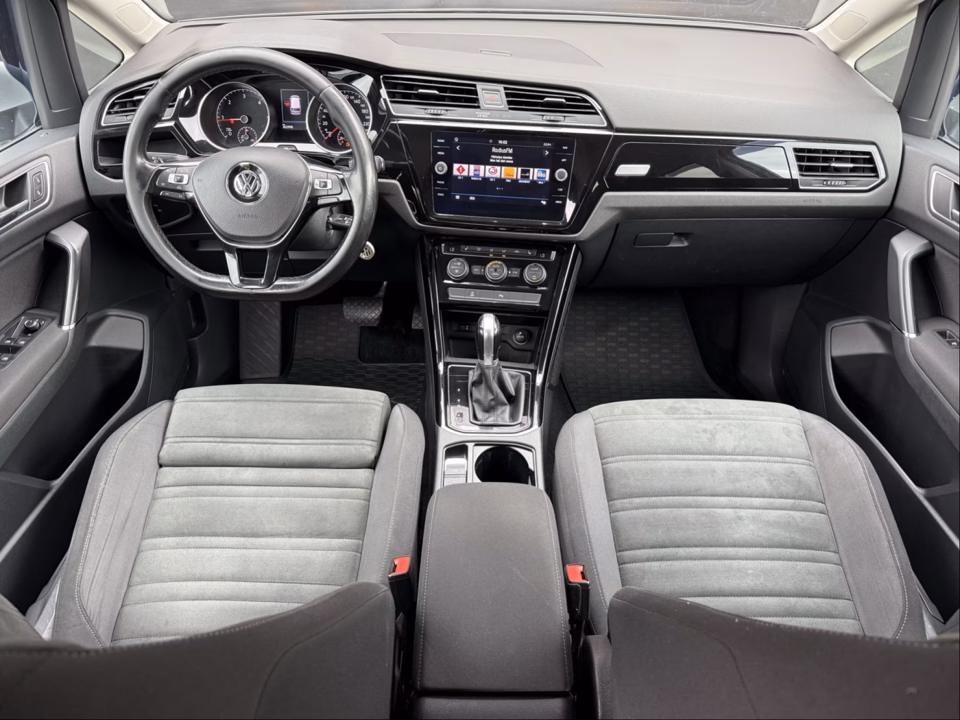 Volkswagen Touran фото 8