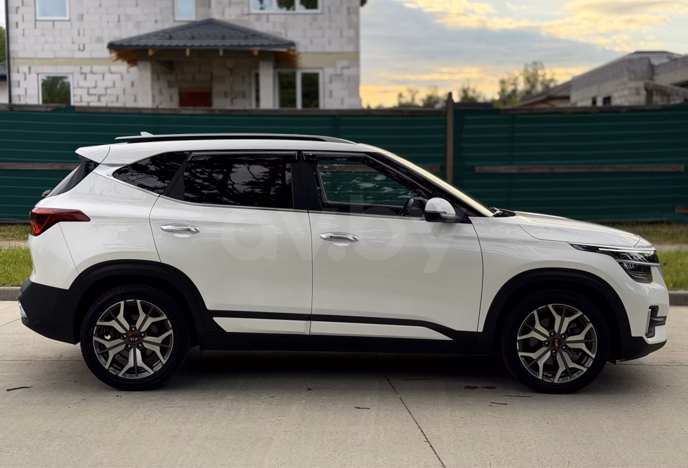 Kia Seltos фото 8