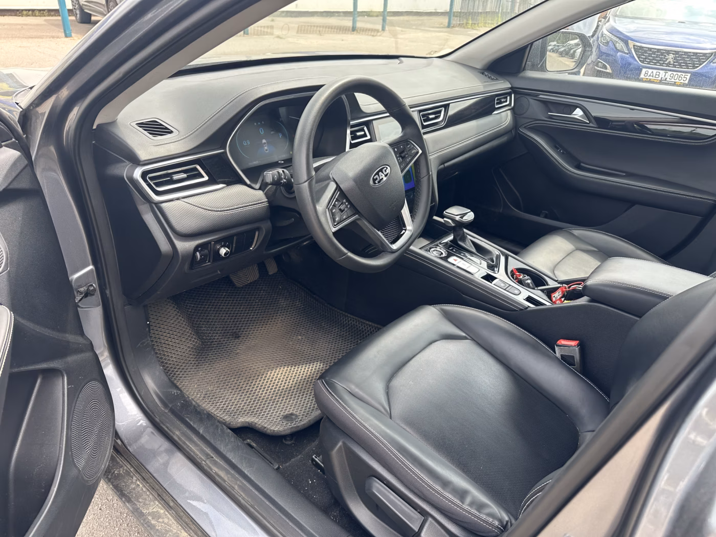 JAC J7 фото 8