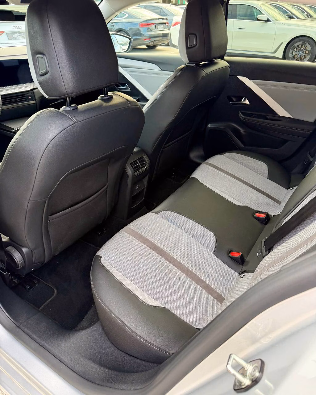 Opel Astra фото 11