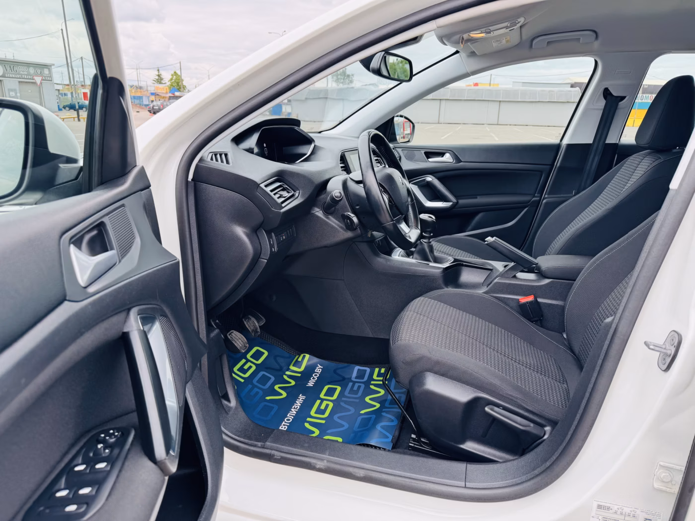 Peugeot 308 фото 5