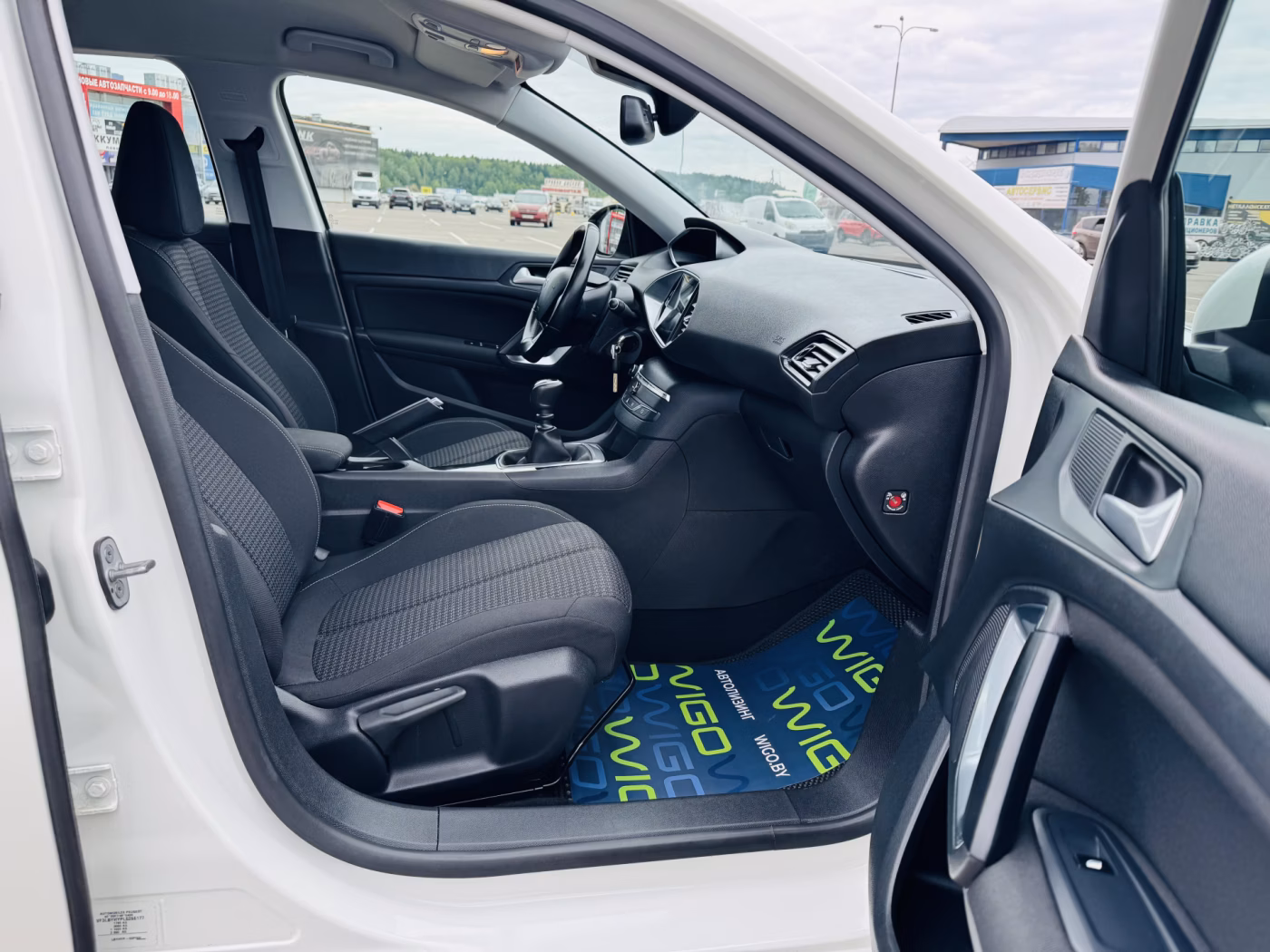 Peugeot 308 фото 8
