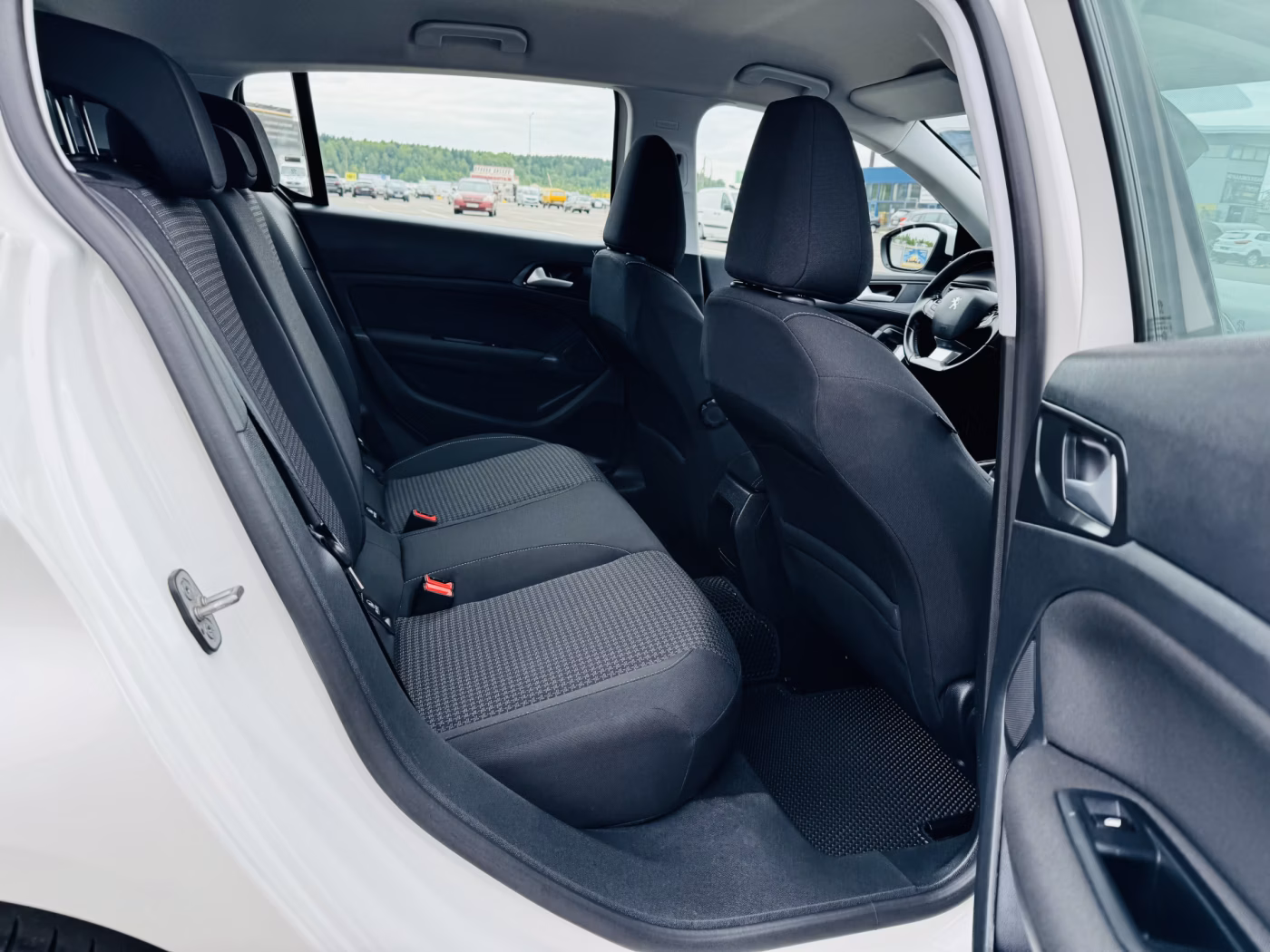 Peugeot 308 фото 7