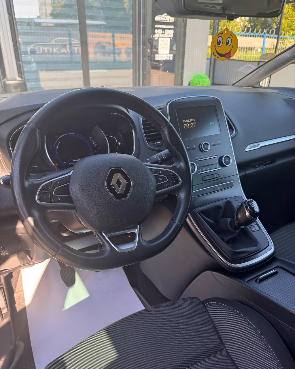 Renault Scenic фото 9