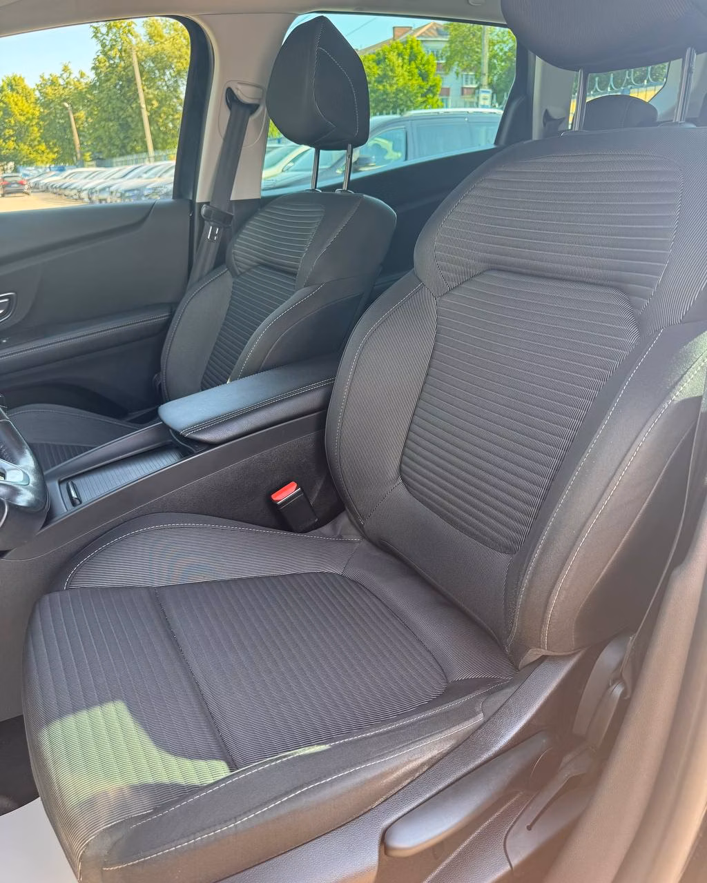 Renault Scenic фото 10
