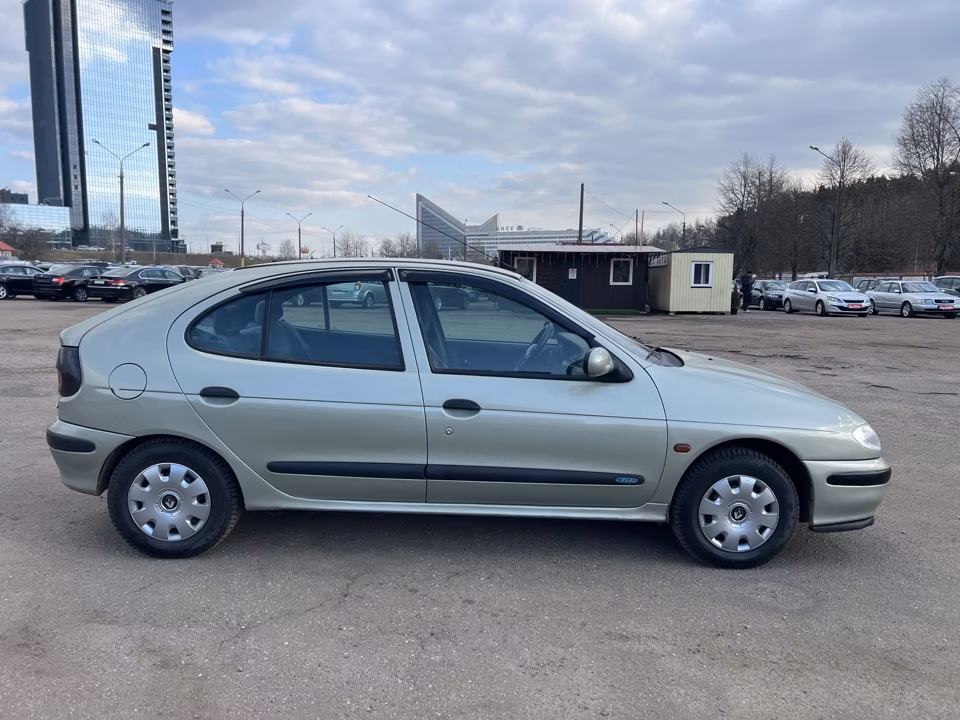 Renault Megane фото 5