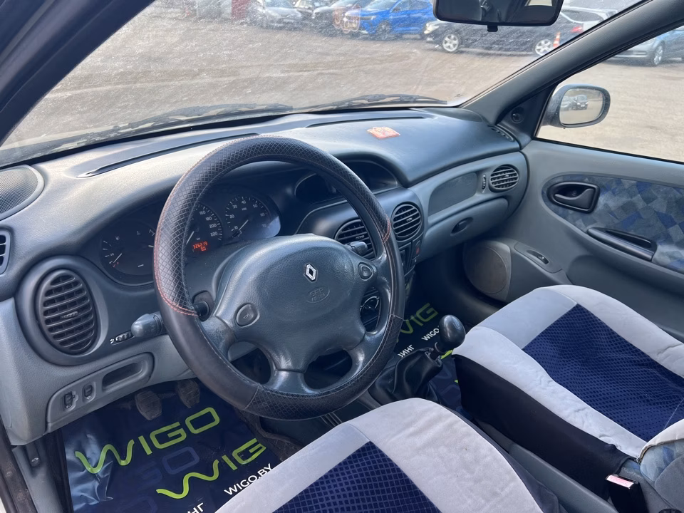 Renault Megane фото 10
