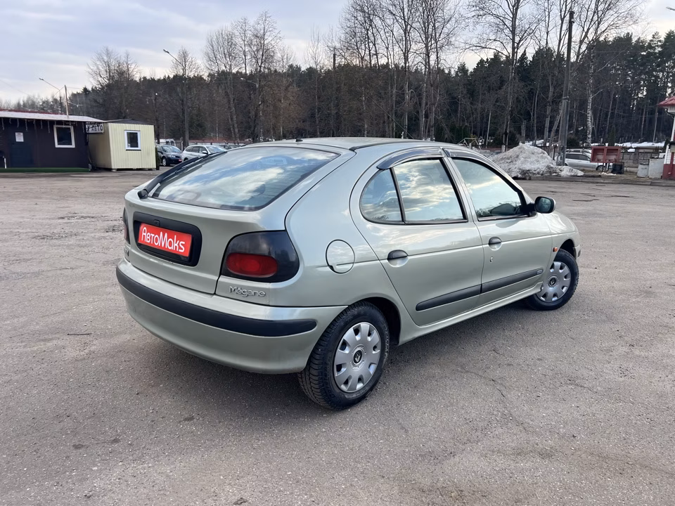Renault Megane фото 6