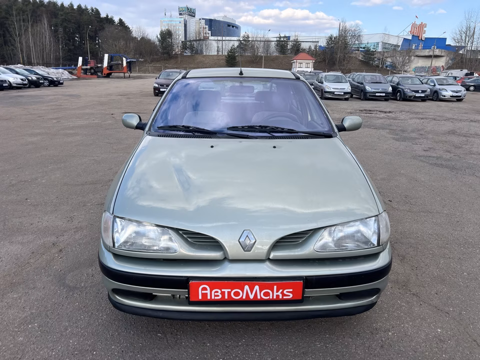 Renault Megane фото 2