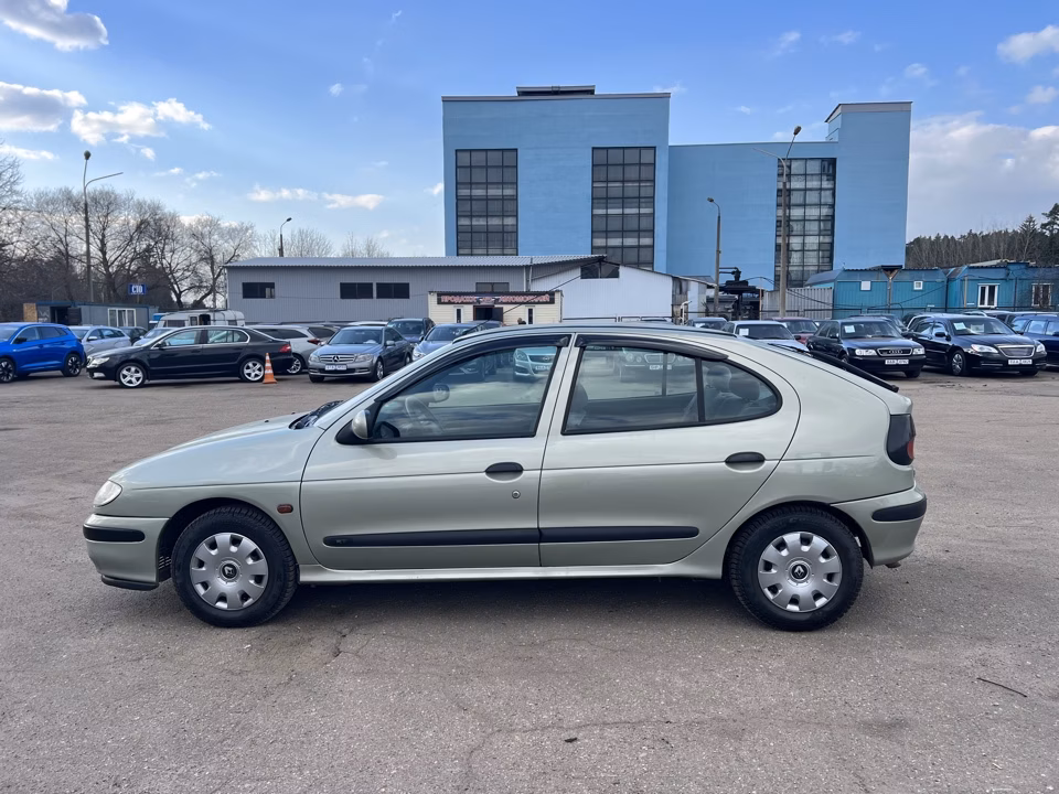 Renault Megane фото 9
