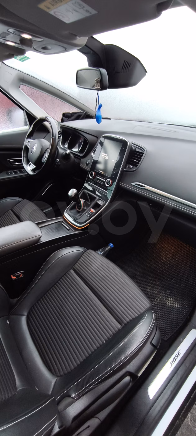 Renault Grand Scenic фото 8