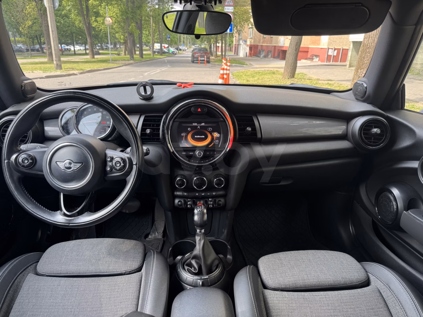 MINI Hatch фото 6