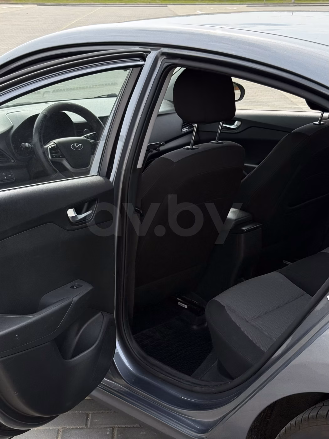 Hyundai Accent фото 7