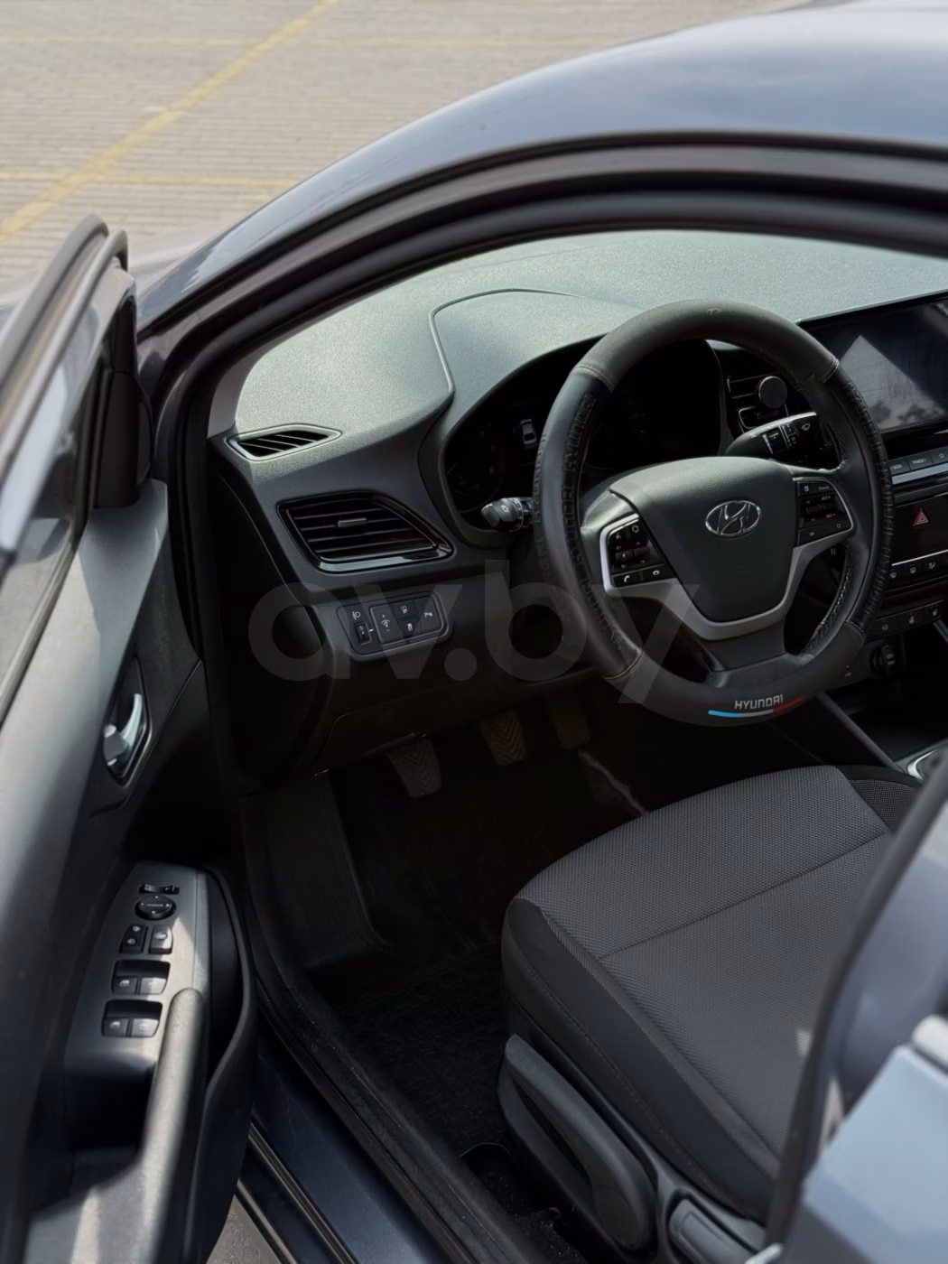 Hyundai Accent фото 5