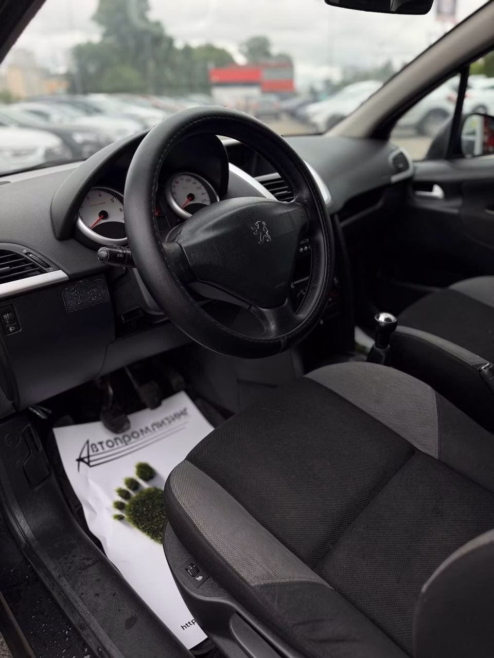 Peugeot 207 фото 17