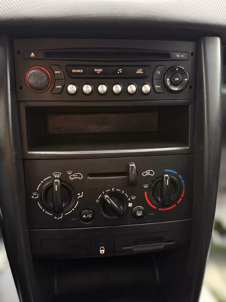Peugeot 207 фото 22