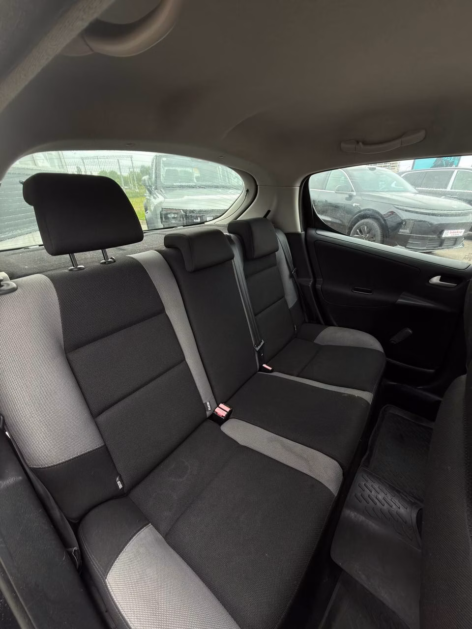 Peugeot 207 фото 11