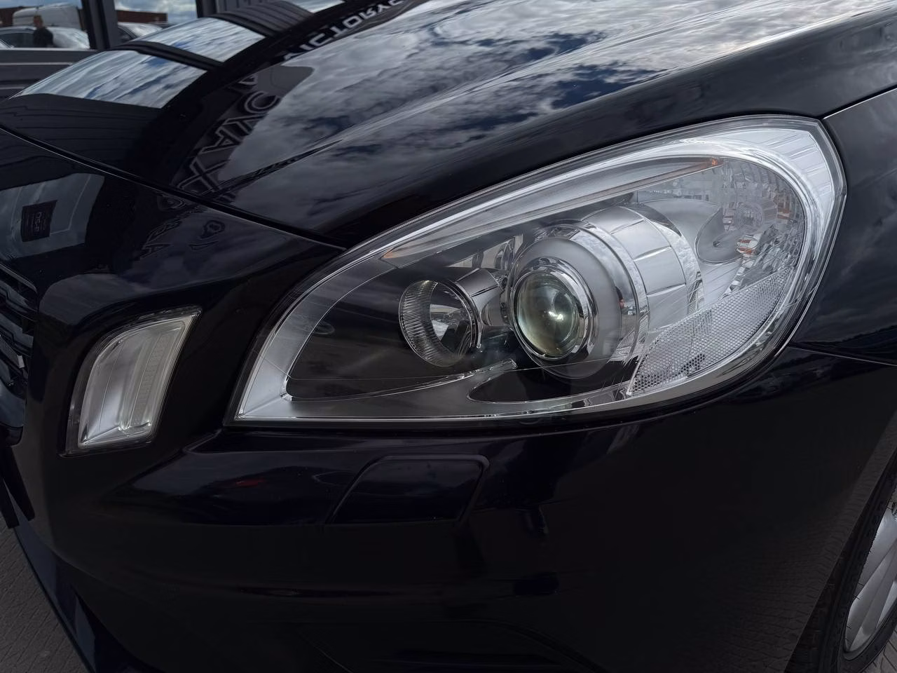 Volvo V60 фото 15