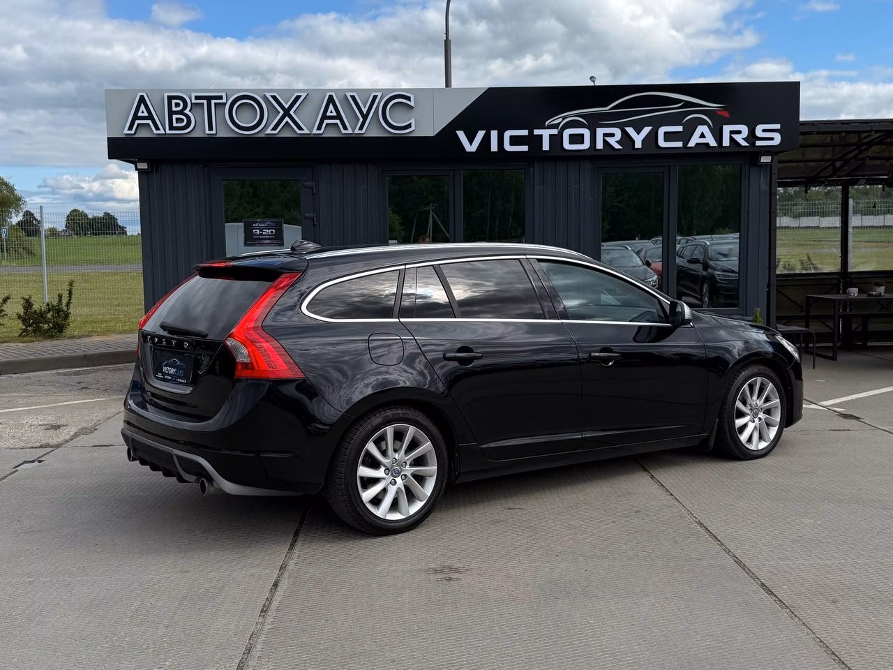 Volvo V60 фото 6