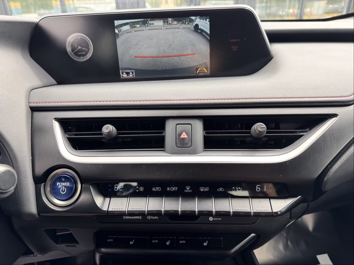 Lexus UX фото 15