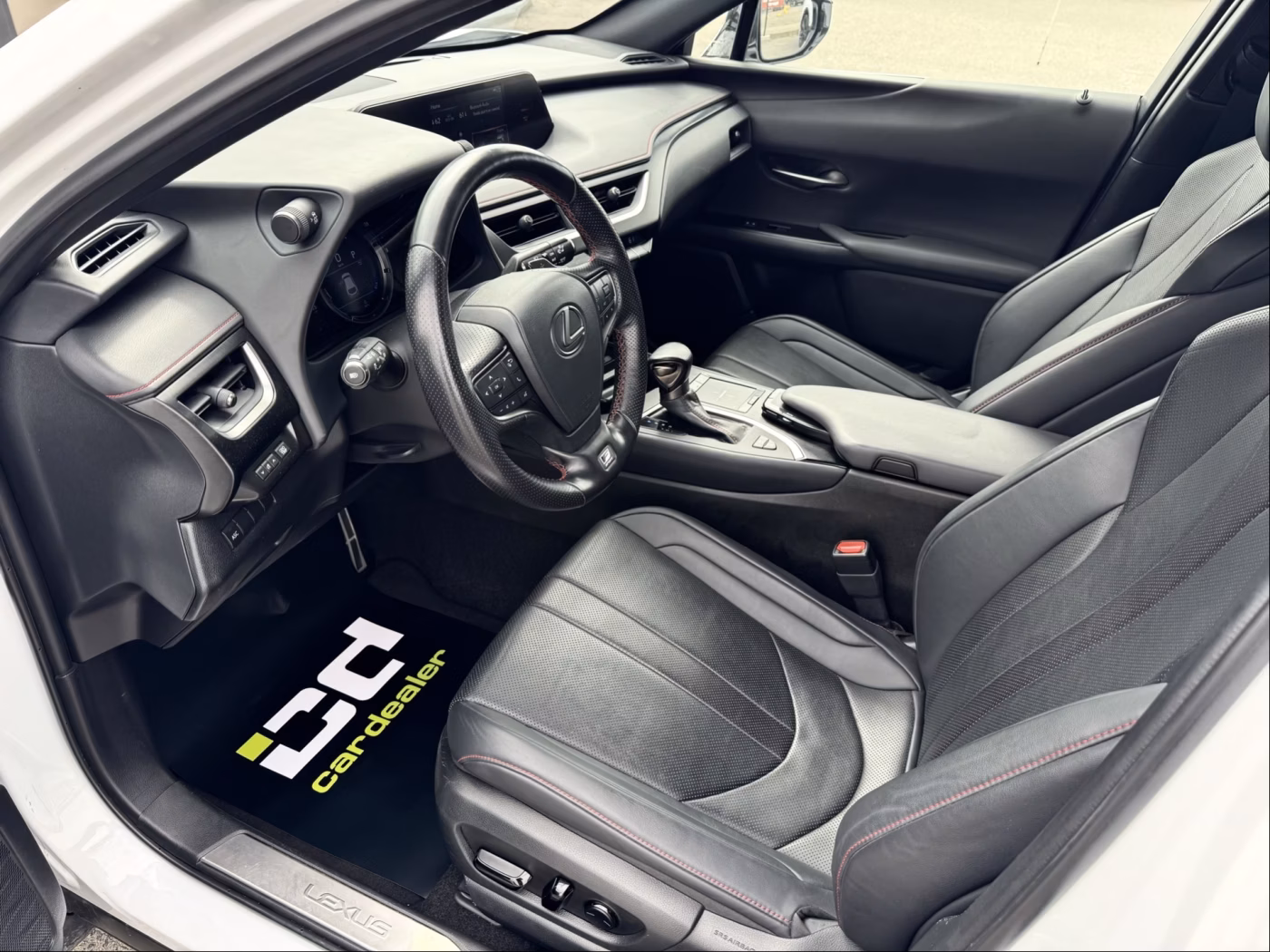 Lexus UX фото 16