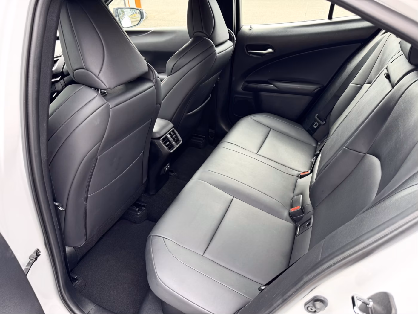 Lexus UX фото 18