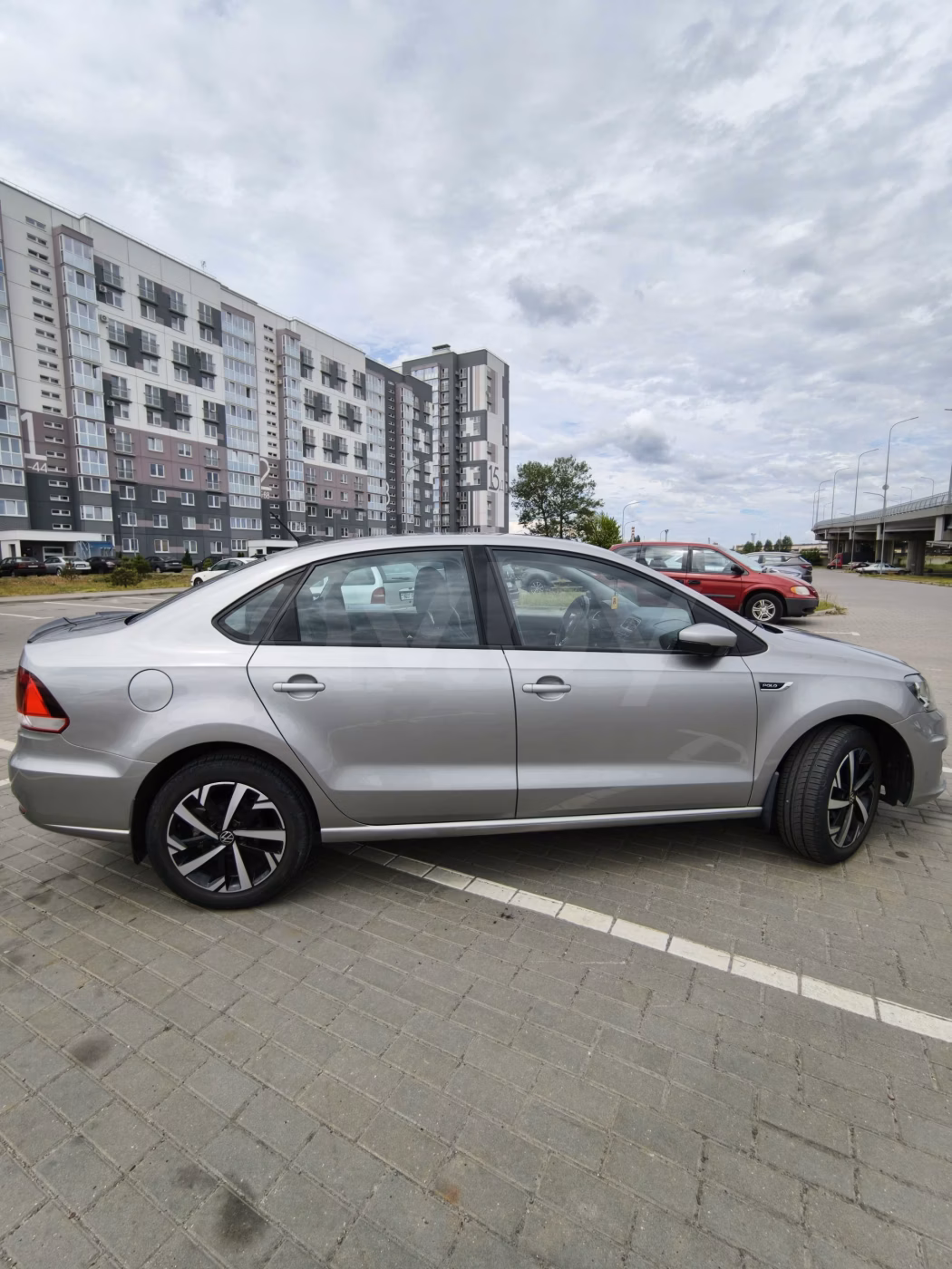 Volkswagen Polo Sedan фото 9