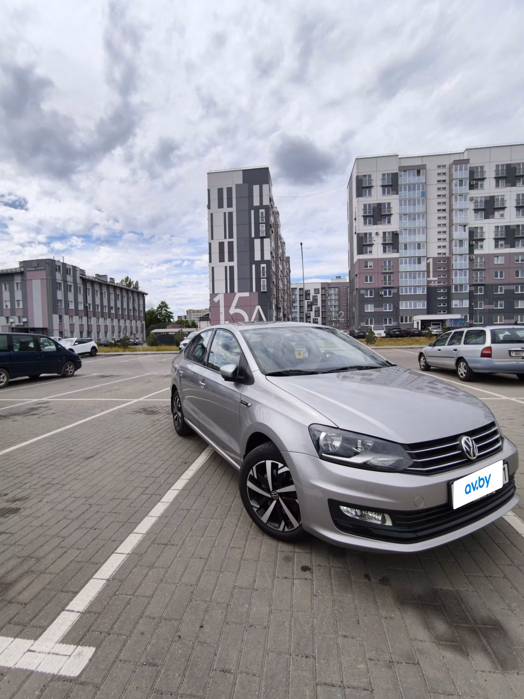 Volkswagen Polo Sedan фото 10