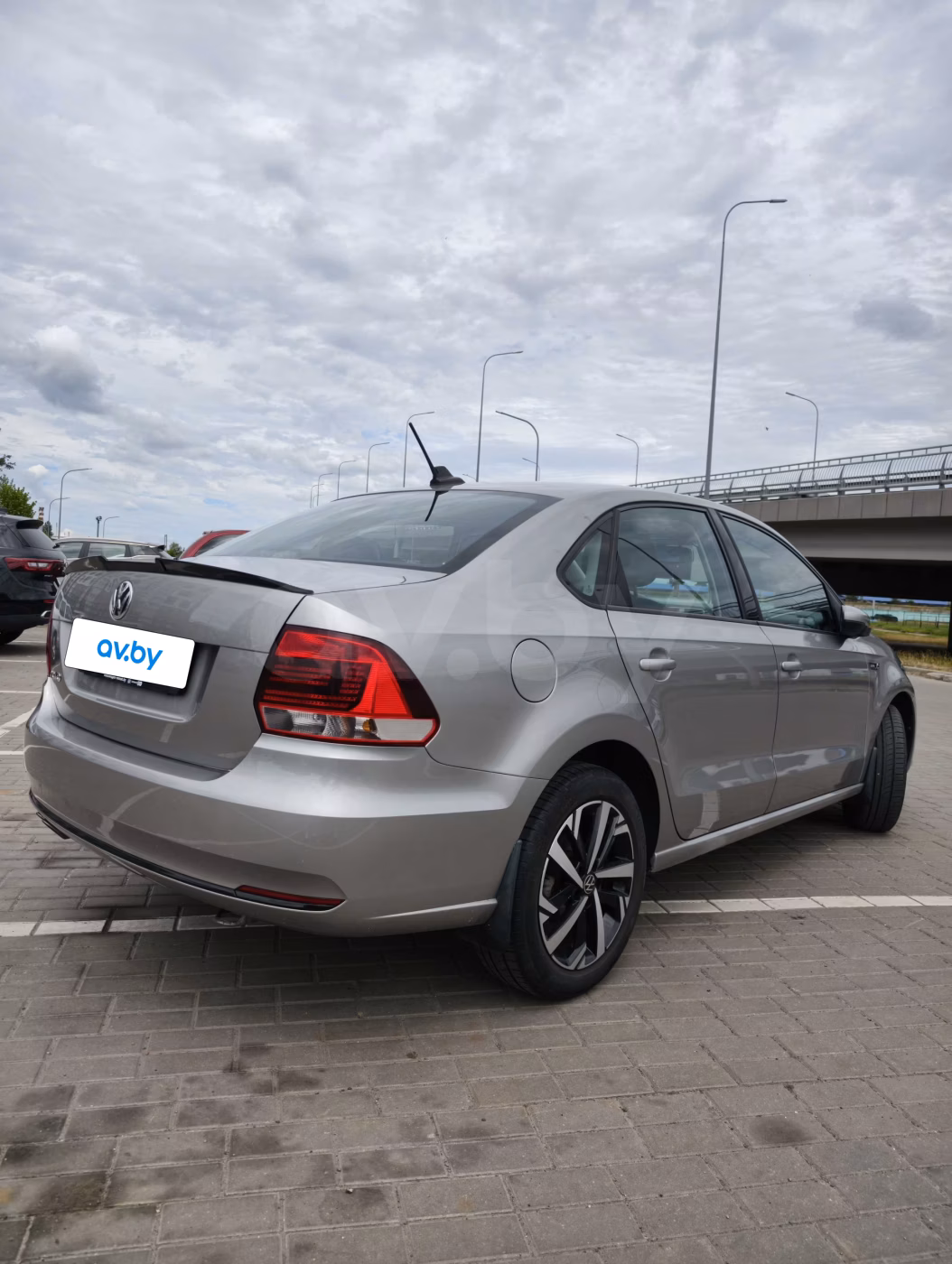 Volkswagen Polo Sedan фото 7