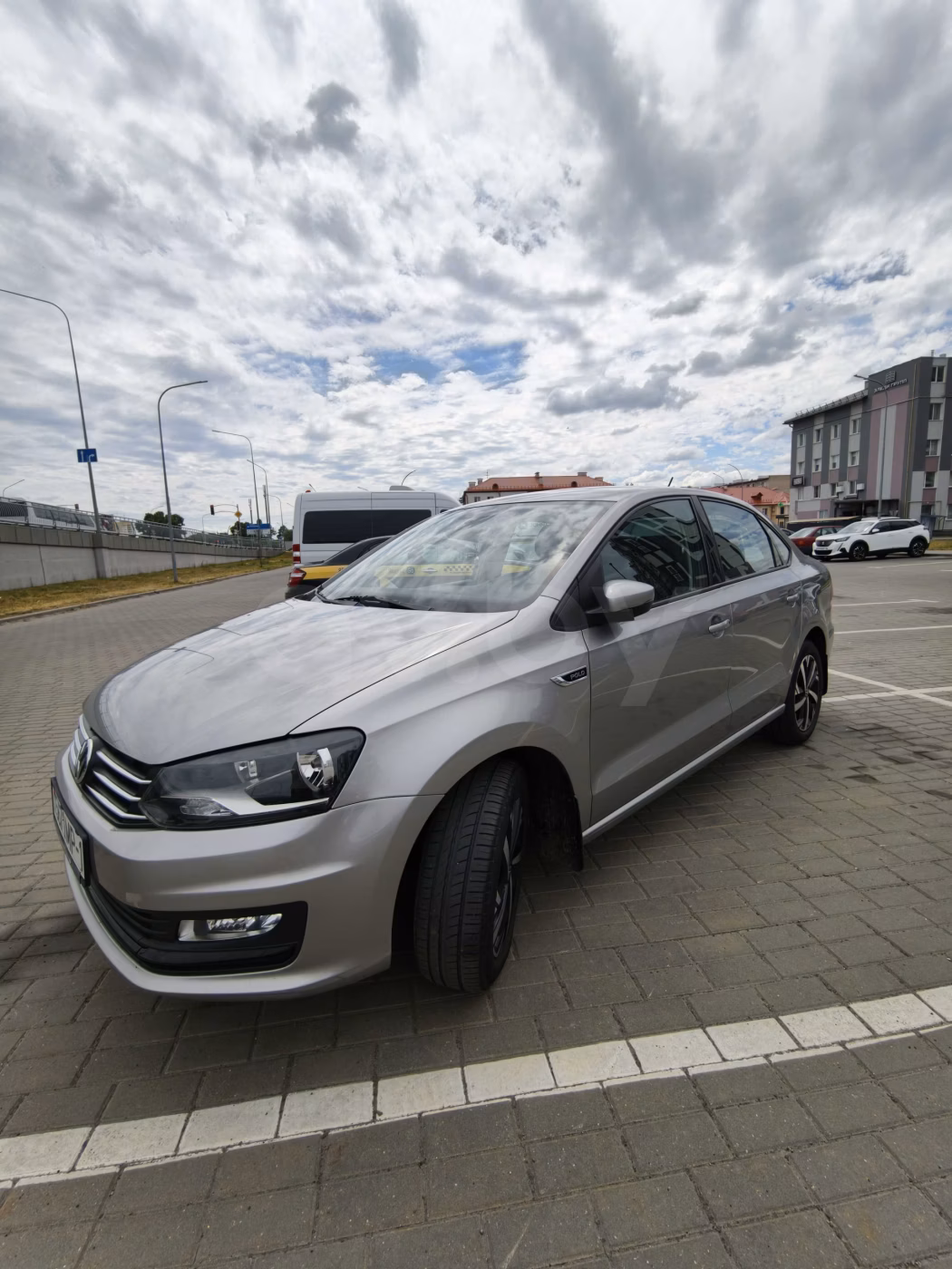 Volkswagen Polo Sedan фото 3