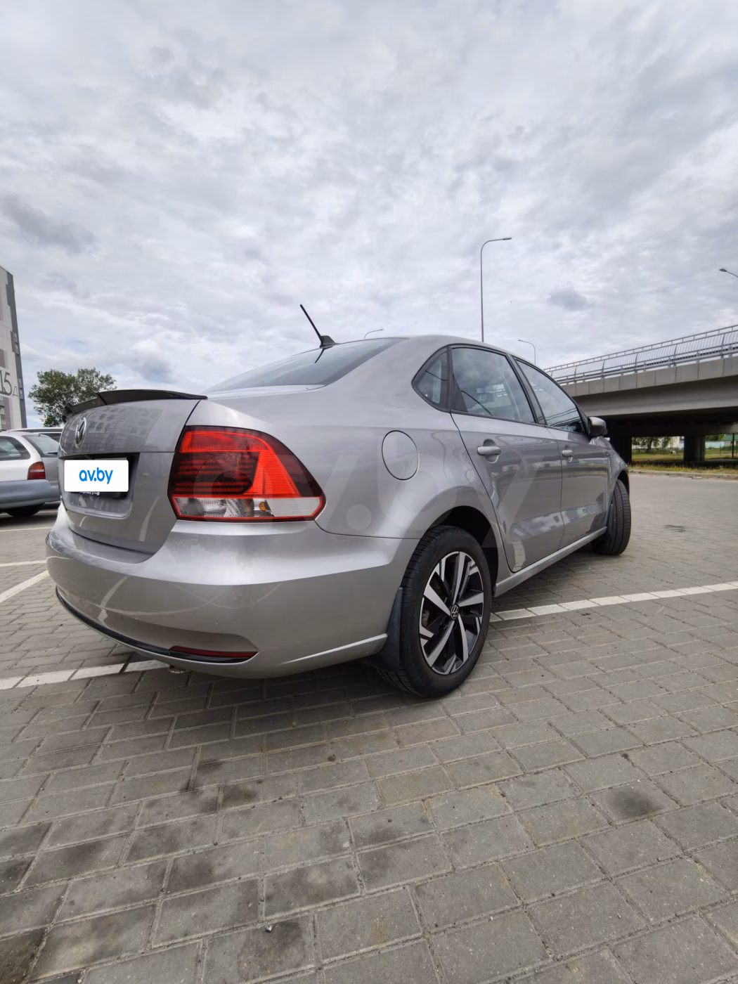 Volkswagen Polo Sedan фото 8