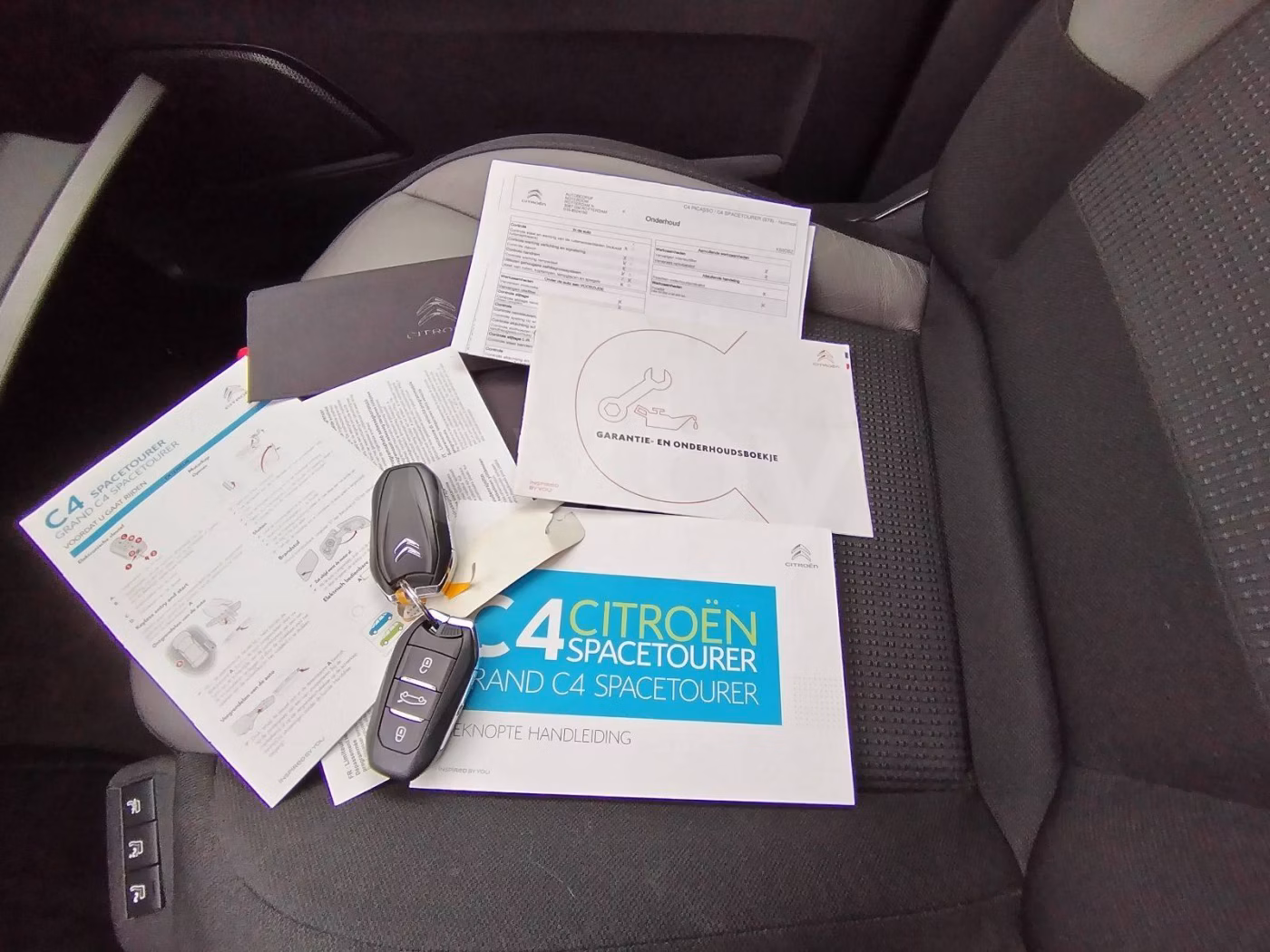Citroen C4 Grand Spacetourer фото 28